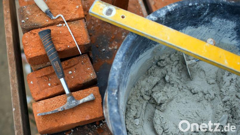 Interessant für alle Häuslebauer: In Ammerthal soll ein Neubaugebiet entstehen. Über die Planungen gibt es aber Diskussionen. Symbolbild: Jens Büttner/dpa