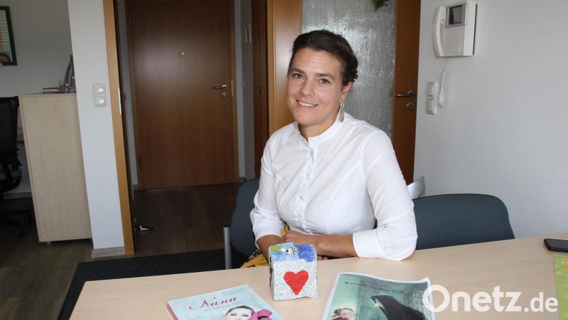 Katja Sporrer ist eine Trauerbegleiterin, die ab 30. September beim Hospizverein Amberg die neue Trauergruppe „Klecks“ für Kinder ab sieben Jahren und Jugendliche leitet. Bild: ads