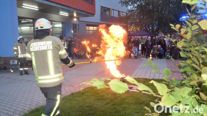 Die Besucher konnten mitansehen, welche Auswirkungen eine Fettexplosion haben kann. Bild: fz