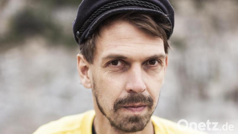 Liedermacher Maxi Pongratz – bekannt von Kofelgschroa – kommt am 3. Dezember in den Kulturstadel Lauterhofen. Bild: Johannes Maria Haslinger