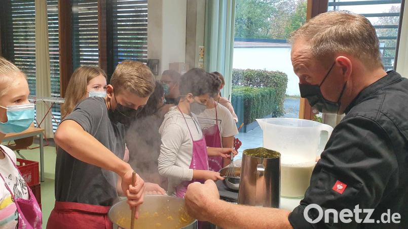 Verschiedene Berufe kennenlernen: Das geht auch an vielen Schulen im Landkreis Neustadt/WN besonders gut. Vier erhielten nun das &quot;Berufswahl-Siegel&quot; des Bildungswerks der Bayerischen Wirtschaft. Bild: rn