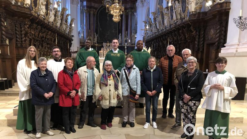 Treue Mitglieder zeichnete jetzt der KAB-Ortsverband im Anschluss an einen Gottesdienst in der Basilika aus. Bild: Gudrun Sirtl/exb