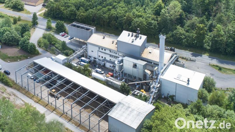 Fernwärmeversorgungen, wie etwa vom Danpower-Biomasseheizkraftwerk, finden in Zeiten der Energiekrise immer mehr Anhänger. Viele Bürger wünschen sich deshalb für ihre Wohngebiete Beratungen. Ein Klimaschutzmanager könnte in Sulzbach-Rosenberg als Schnittstelle für Anbieter und Verbraucher wirken. Bild: Thilo Hierstetter