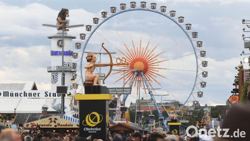 Ein Zusammenhang mit dem Oktoberfest lässt sich derzeit zwar kaum beweisen, er liegt aber nahe: Auch bei anderen Volksfesten hatte sich häufig etwa eineinhalb Wochen nach Beginn ein starker Anstieg in den Inzidenzen gezeigt. Symbolbild: Felix Hörhager/dpa