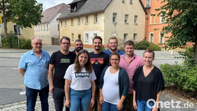 Der neue Vorstand der Kirwagemeinschaft Axtheid-Berg ist bereit für die nächste Amtszeit. Bild: Astrid Freitag/exb