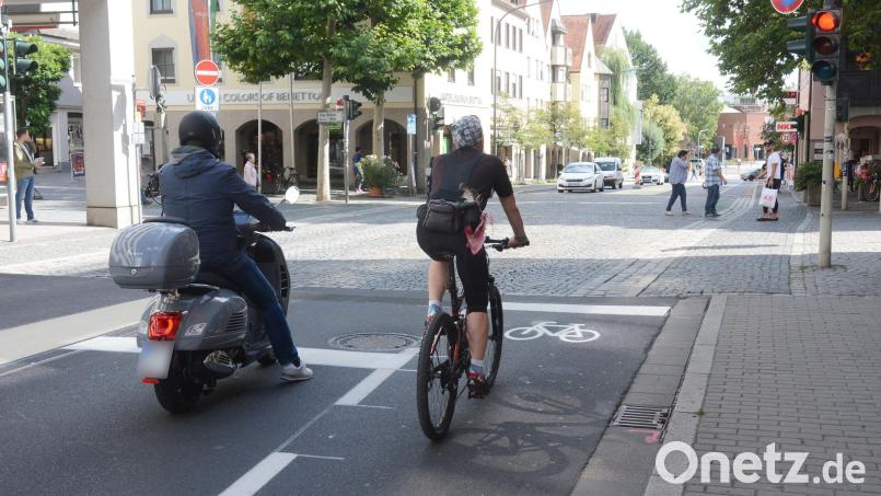 Noch mehr Platz für Radler und Fußgänger (hier in der Sedanstraße)? Die Vorschläge im Mobilitätskonzept finden im Stadtrat große, aber nicht einhellige Zustimmung. Archivbild: Gabi Schönberger