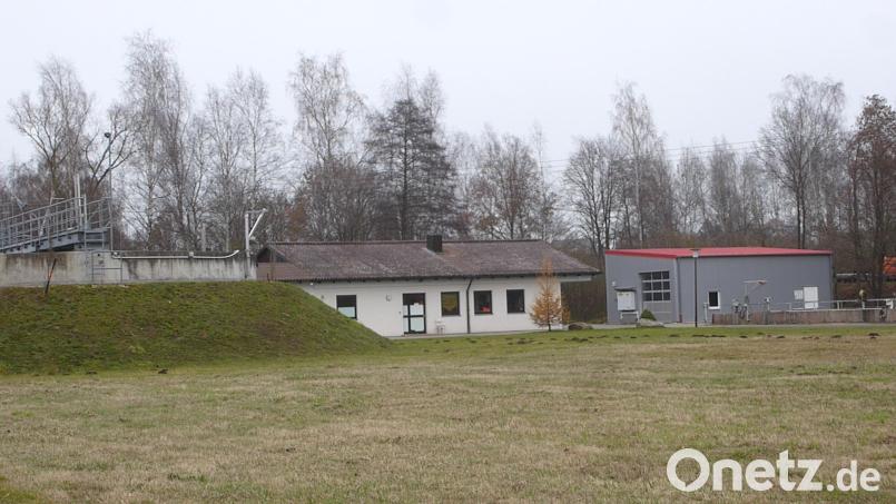 Die Freihunger Abwasseranlage, die saniert werden muss. Die tatsächlichen Kosten stehen noch nicht fest, aber klar ist bereits: Auf die Bürger kommen Verbesserungsbeiträge oder höhere Kanalgebühren zu. Bild: bk