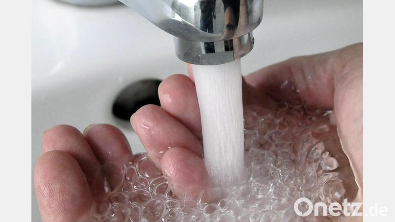 Die Strompreise explodieren. Das schlägt auch auf die Wasser- und Abwasserkosten durch. Symbolbild: Petra Hartl