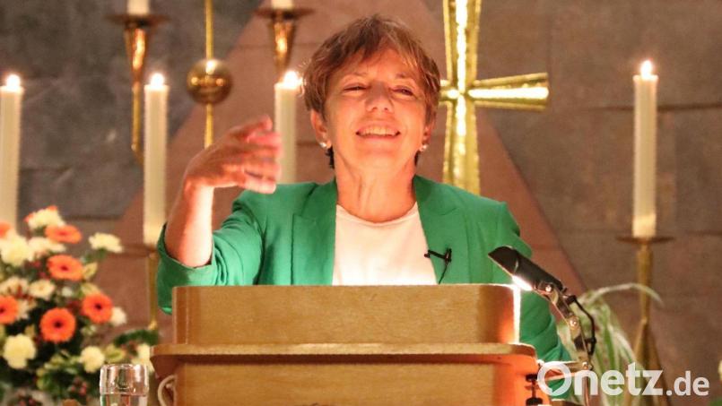 Sehr lebendig erzählt Margot Käßmann in der Christuskirche über ihre besten Freunde. Bild: cog