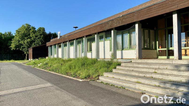 Das Sportgebäude an der Mehrzweckhalle ist wieder durchgefallen bei dem Versuch, eine Förderung für die Sanierung zu erreichen. Archivbild: Eichl