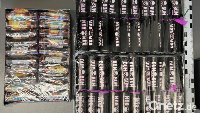 Diese Feuerwerkskörper stellte die Bundespolizei bei dem Jugendlichen sicher. Bild: Bundespolizei