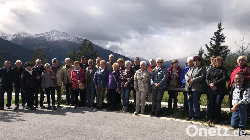 Mit Vorsitzendem Detlef König (rechts) erkundet der OWV-Zweigverein das Kaunertal in Tirol. Bild: fjo