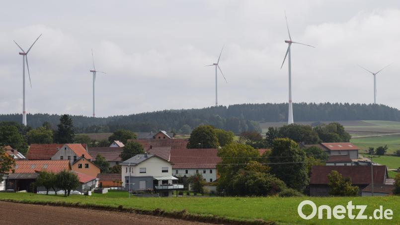 Im Rahmen der Energiewende könnte der "Windpark Pamsendorf" schon in naher Zukunft an anderer Stelle Zuwachs bekommen. Bild: bnr