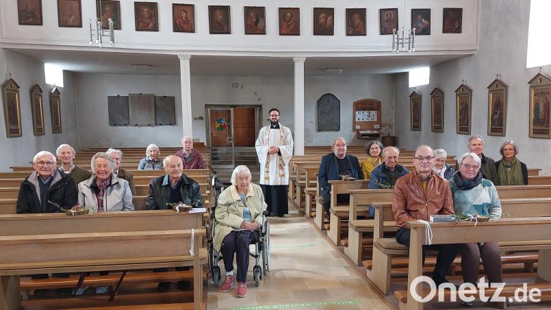 Ehejubilare aus der Pfarrei Kastl feiern in der Marktkirche eine Andacht. Bild: exb