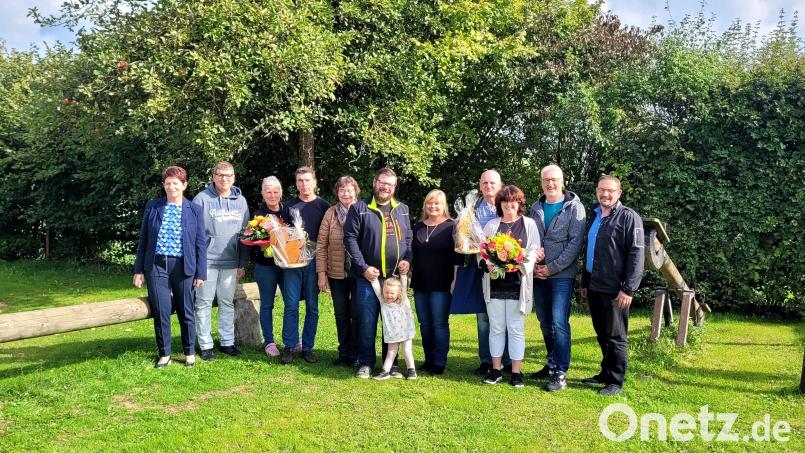Die geehrten Gäste und Familie Nißl. Bild: Familie Nißl/exb