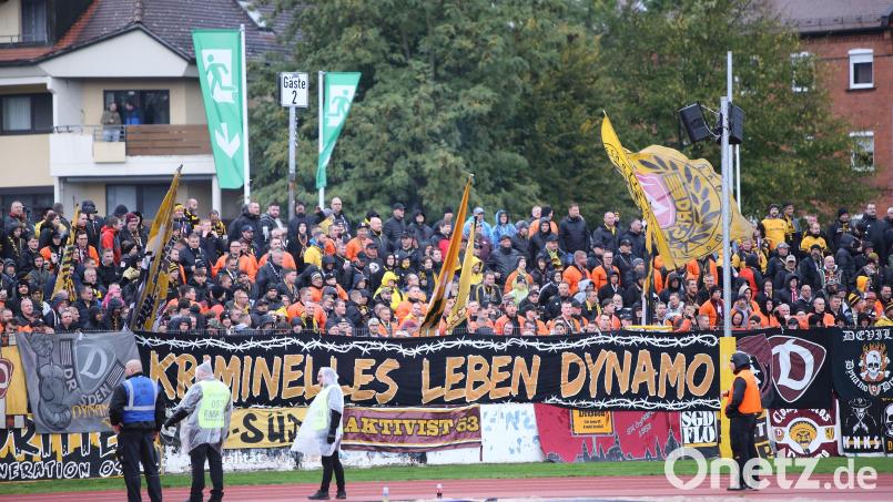 "Kriminelles Leben Dynamo": Das Transparent gab am Samstag in Bayreuth für viele Dresden-Fans das Motto vor. Bild: Marcus Foerster