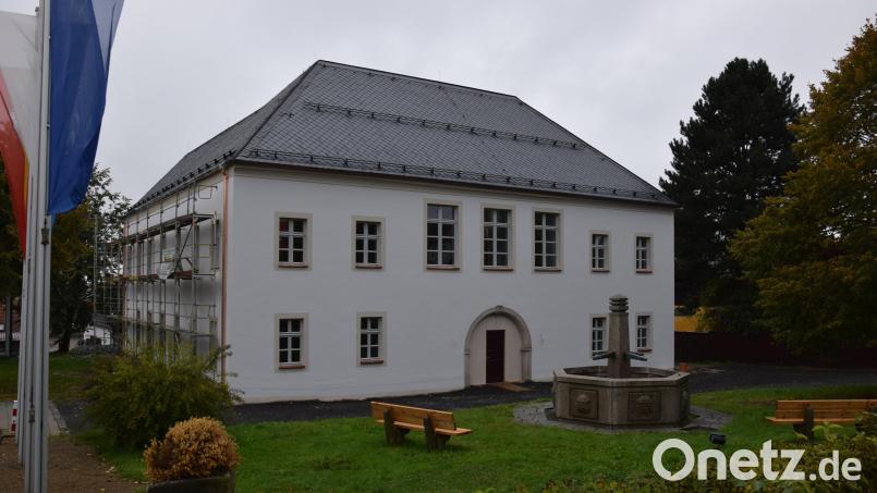 Ein paar Arbeiten müssen noch erledigt werden, dann ist die energetische Sanierung des Lobkowitz-Schlosses abgeschlossen. Bild: fla