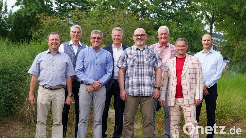 Das Lions-Präsidium (von links): Andreas Herrmann (Activity-Beauftragter und Vorsitzender Hilfswerk), Prof. Dr. Ing. Hans Bäumler (Finanzen), Martin Belmer (Clubmaster), Dr. Markus Kühne (Sekretär), Prof. Dr. Andreas Aßmuth (Präsident), Klaus-Peter Kohl (Past-Präsident), Prof. Karlheinz Müller (Öffentlichkeitsarbeit) und Tobias Kinzler (2. Vize-Präsident), es fehlt Armin Müller (1. Vize-Präsident). Bild: Anja Belmer/exb