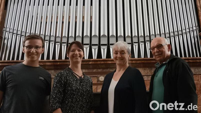 Das Corona-Quartett des Kirchenchors Plößberg mit (von links) Florian Löw, Carolin Gmeiner, Rosita Schmid und Willi Härtl musizierte kürzlich beim Benefiz-Festival in Mariaschein bei Teplitz. Bild: Kirchenchor Plößberg/exb