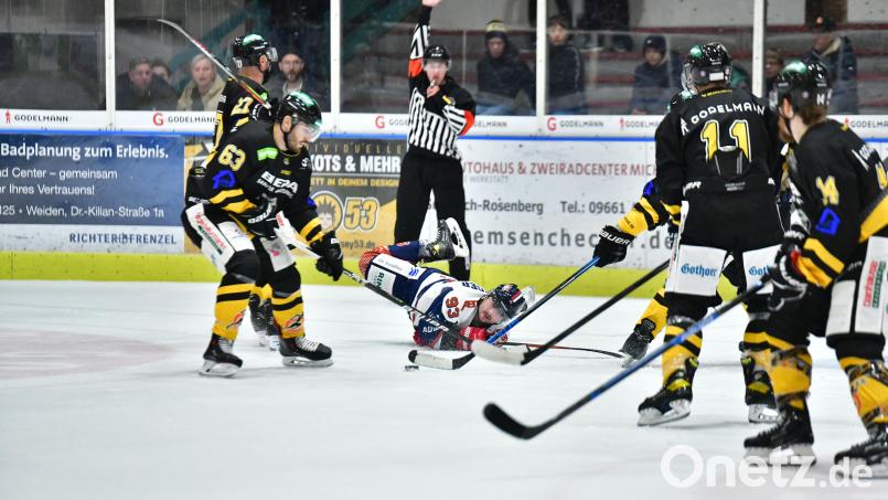 Der ERSC Amberg muss am Freitag nach Dorfen. Archivbild: SignaLight