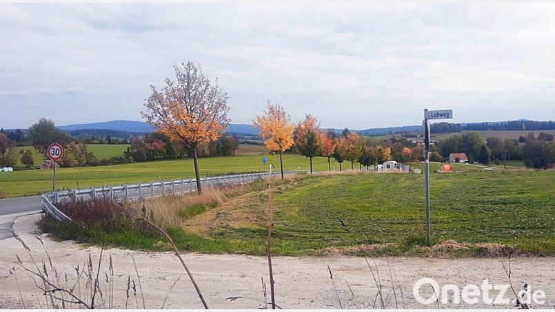 Hier mündet der Lohweg in die Nageler Straße. Von hier bis hinunter bis in den Mordbach soll der Regenwasser-Abfluss heuer noch gebaut werden. Bild: ld