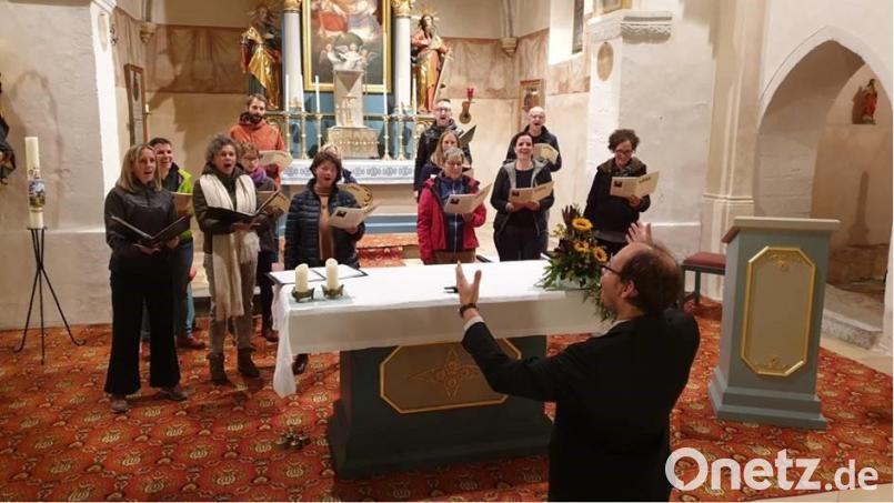 Der Projektchor "Vocanthus" sing am Sonntag, 9. Oktober, in der Kirche in Perschen. Bild: Elberskirch/exb