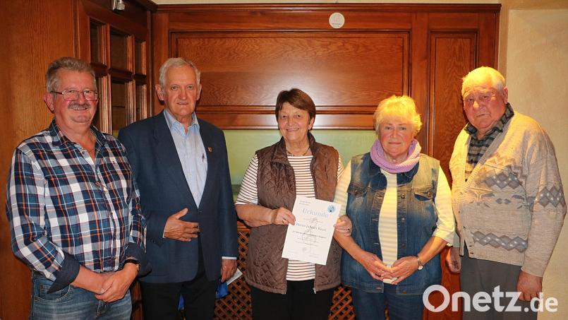 Beim Gesangverein Königstein und Umgebung wurden einige Ehrungen nachgeholt. Bild: gru