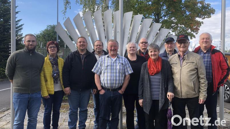 Die CSU Waldershof besuchte die Sammelstelle für radioaktive Stoffe in Mitterteich. Auf dem Bild (von links): Andreas Böhm (technischer Leiter), Christine Weidmann, Mario Rabenbauer, Dr. Günter Staufer, Peter Brüchner, Angela Burger, Rudi Burger, Eva-Maria Dannhorn, Willibald Reindl, Josef Daubenmerkl, Hilmar Wollner. Bild: CSU Waldershof/exb