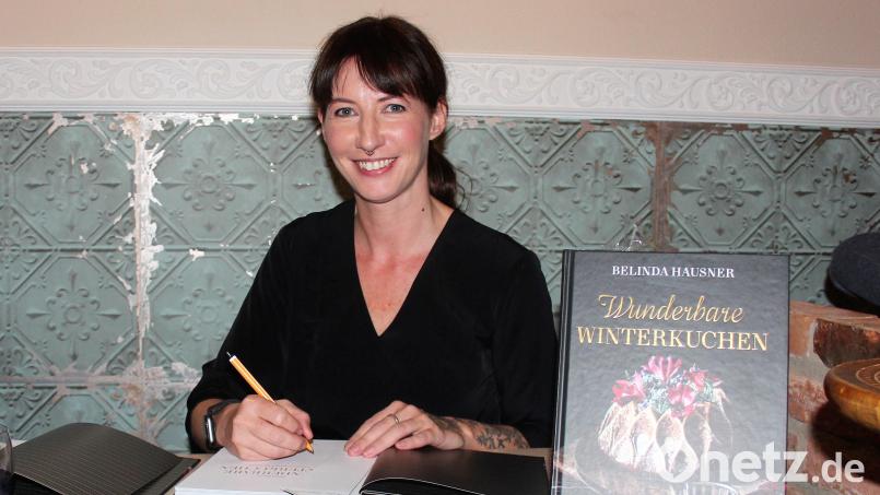 Belinda Hausner stellte in Pressath ihr Buch "Wunderbare Winterkuchen" vor Bild: stg