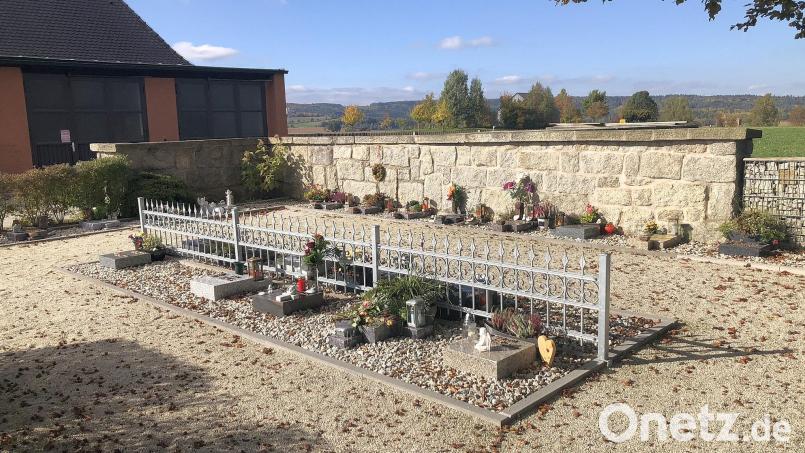Thema im Marktrat Wiesau waren auch der Friedhof und die Urnengräber am Kreuzberg. Bild: wro