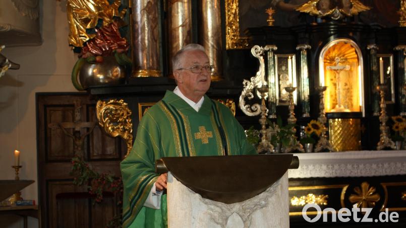 Zum 25. Jahrestag der Bischofsweihe von Hans Schwemmer erinnert der emeritierte Domkapitular Josef Zerndl an das gleichermaßen von Glaubensgewissheit wie Freiheitlichkeit geprägte Leben und Wirken des gebürtigen Riggauers. Bild: bjp