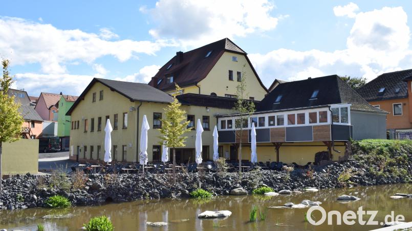 Der Pächter des Lokals „Pino“ in der Bahnhofstraße darf im rückwärtigen Bereich der Gastronomie als Biergarten nutzen und die Terrasse von 40 auf 90 Quadratmeter vergrößern. Bild: szl