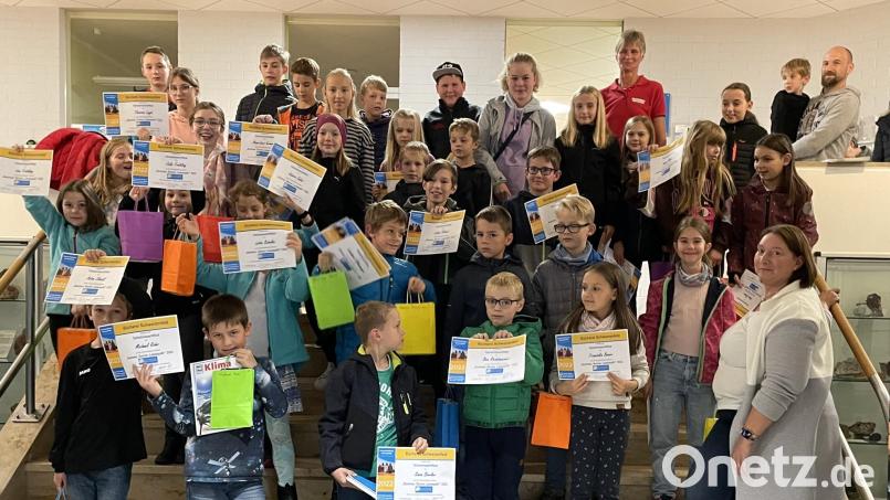 Die Bücherei-Aktion „Sommer, Sonne, Lesespaß 2022“ endete mit der Preisverleihung. Bild: Alexandra Kirst/exb