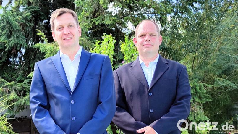 Bernhard Gradl (links) aus Sulzbach-Rosenberg und Martin Schopf (rechts) aus Regensburg sehen ihrer Diakonenweihe am Samstag entgegen. Bild: Sebastian Aichner/exb