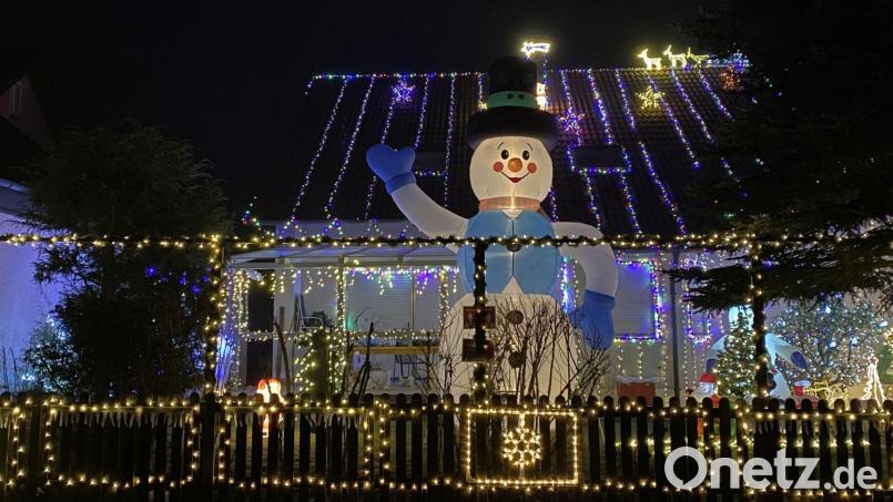 Auch in diesem Jahr soll das Haus der Familie Kraus in der &quot;Fichtawiesen&quot; in Grafenwöhr wieder weihnachtlich leuchten. Archivbild: Marco Kraus/exb