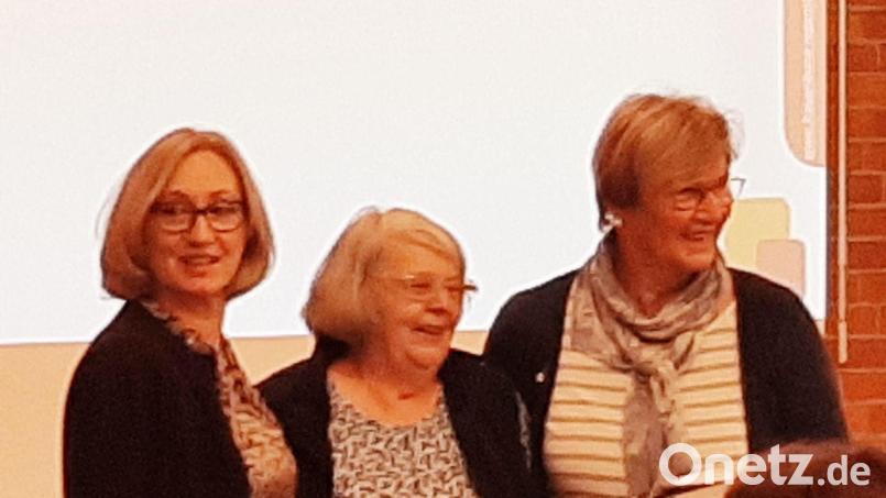 Brigitte Reiser (links), Irene Zeller (Mitte) und Elisabeth Spörer verzichten aus persönlichen beziehungsweise formellen Gründen auf eine erneute Kandidatur. Bild: Frauenbundbezirk/exb
