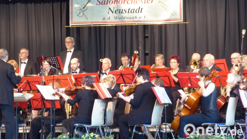 Nach langer Pause gibt das Neustädter Salonorchester am kommenden Sonntag in der Stadt Halle unter dem Titel &quot;Freunde - das Leben ist lebenswert!&quot; wieder ein Konzert. Archivbild: prh