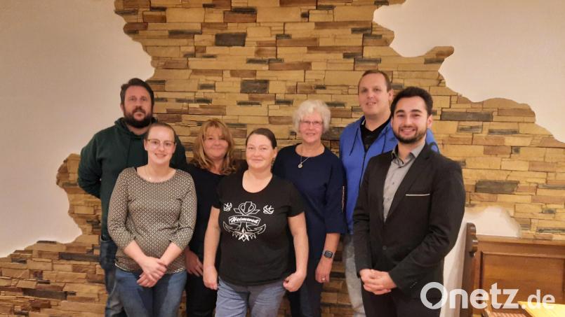 Die Stadtbühne Lolamannen Vilseck wählt einen neuen Vorstand (von links): Tobias Meidinger, Susanne Schneider, Claudia Ruppert, Sandra Zwack, Maria Friedrich, Christian Weiß und Vorsitzender Dominik Gruber. Bild: Michael Wiesneth