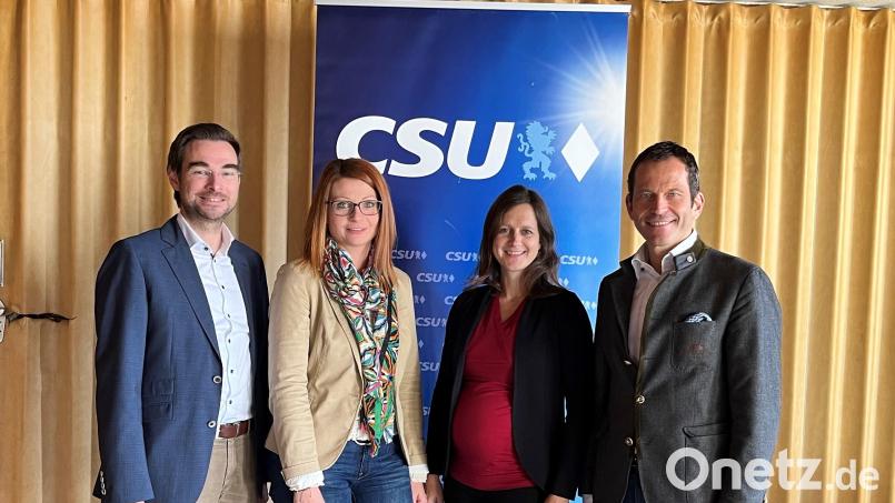 Marina Hirnet (Zweite von links) ist neue stellvertretende Vorsitzende der Bundeswahlkreiskonferenz der CSU. Bild: Susanna Wiegand/exb