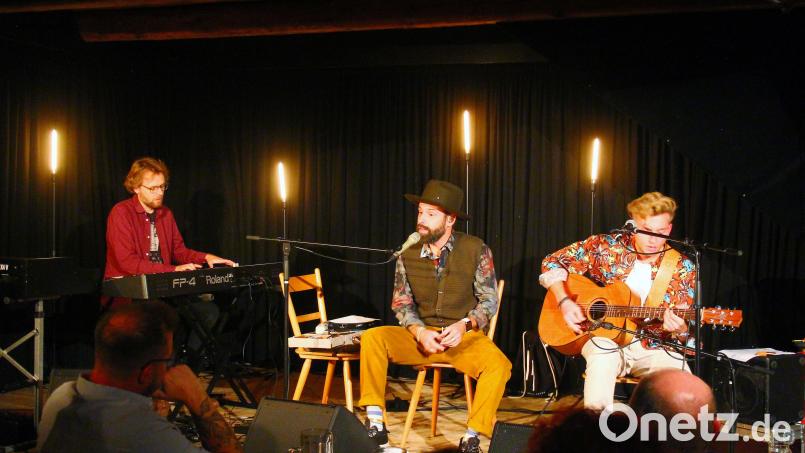 Für einen Abend mit viel Blues-Feeling sorgen (von links) Matthias Bublatt, San2 und Louis Thomaß. Bild: stg
