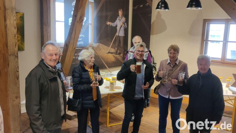 Mehr gemeinsame Unternehmungen wie diese Führung durch das Kommunbrauhaus wollen die Mitglieder der OWV-Zweigvereine aus Eslarn, Stadlern, Schönsee und Oberviechtach. Die Anfahrt zum Hauptsitz in Weiden ist für viele zu weit weg. Bild: gz