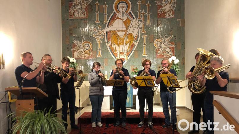Der evangelische Posaunenchor Schwarzenfeld um musikalische Leiterin Renate Oppelt (rechts) begleitet viele Gottesdienste im Kirchenjahr. Bild: mis