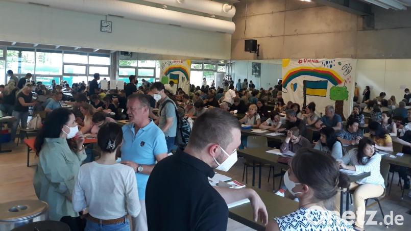 Günter Reiß aus Weiden setzt sich für ukrainische Geflüchtete ein. Er kümmert sich unter anderem um Arztbesuche und Behördengänge und unterstützt sie bei der Job- und Wohnungssuche. Bild: Günter Reiß/Privataufnahmen