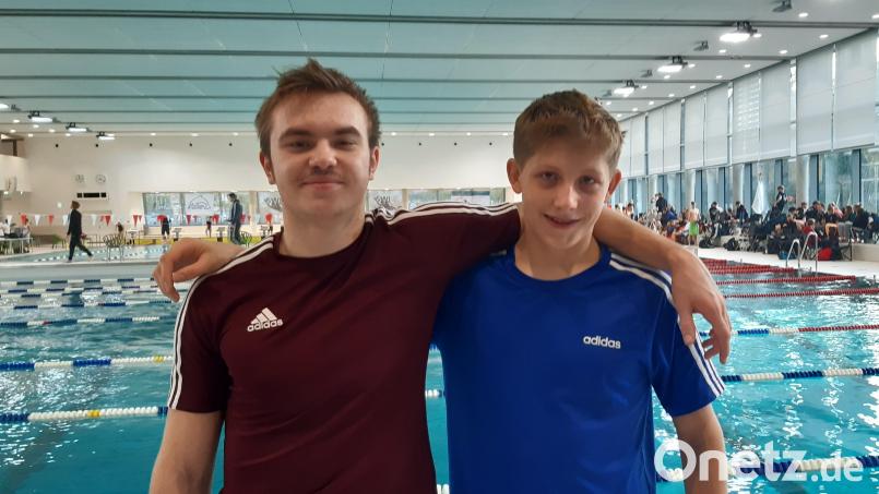 Fynn Legat (links) und Leonhard Fütterer vom Tirschenreuther Schwimm- Club haben Wildcards für den FINA-Swimming World Cup in Berlin ergattert. Sie starten am Wochenende in der Bundeshauptstadt. Bild: rbg