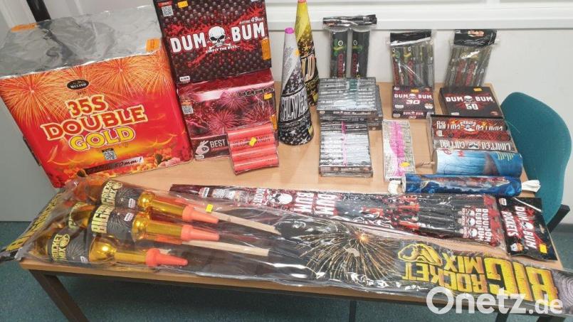 36 Kilogramm Feuerwerkskörper fanden Zollbeamte im Auto eines 23-Jährigen. Bild: Hauptzollamt Regensburg