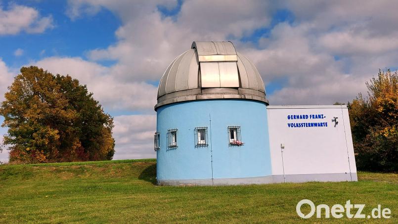 Interessierte können die partielle Sonnenfinsternis am Dienstag um die Mittagszeit gemeinsam mit Fachmann Peter Postler erleben. Die Sternwarte ist dann geöffnet, der Eintritt ist frei. Bild: ubb
