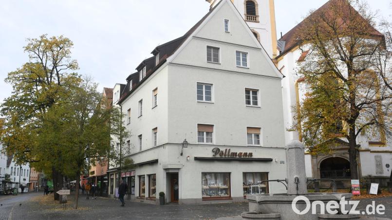 Dieses Anwesen ist für alle Weidener schlicht das Pöllmann-Haus. Nun dürfte der Name wohl von der Fassade verschwinden. Bild: Gabi Schönberger