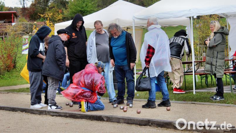 Auf jeden Zentimeter Abstand zum „Schweinchen“ kommt es an bei der Auswertung der Lage der Kugeln. Bild: Integra Suchthilfe Etzelwang/exb