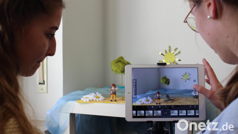 Die Medientage bei der Fachakademie für Sozialpädagogik in Weiden geben den angehenden Erziehern das nötige Rüstzeug mit, um Kinder und Jugendliche mit verantwortungsvoller Medienkompetenz auszustatten. Bild: Bayerische Landeszentrale für Neue Medien/exb