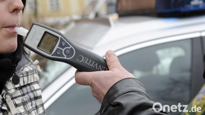 Die Polizei in Bamberg kontrollierte am Dienstag eine Frau. Sie hatte über zwei Promille Alkohol im Blut. Symbolbild: picture alliance/obs/HUK-COBURG